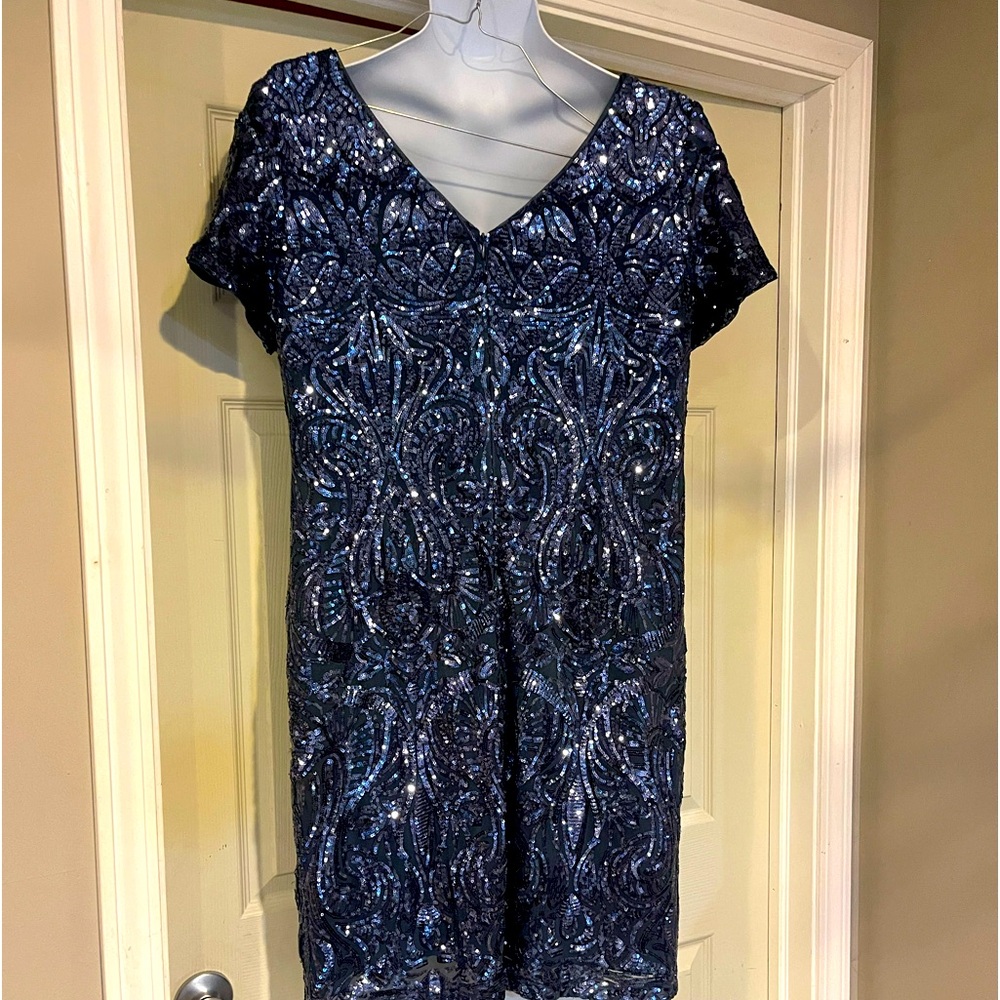 R &M Beautiful sequin navy cocktail dress size 18 W